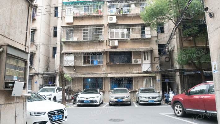 晨光花园外景图