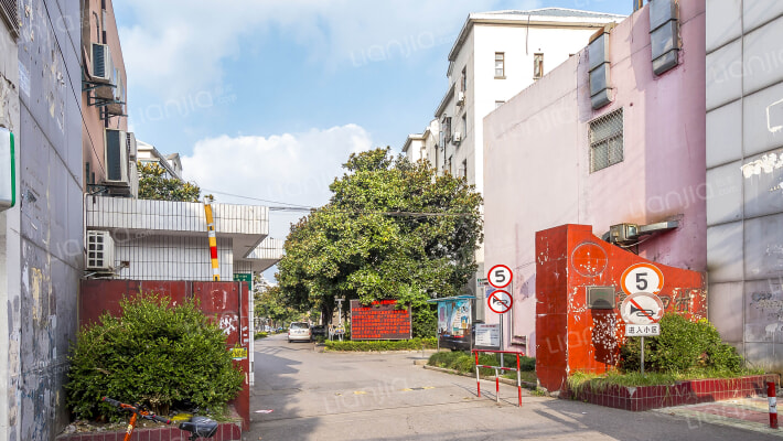 富特四村外景图