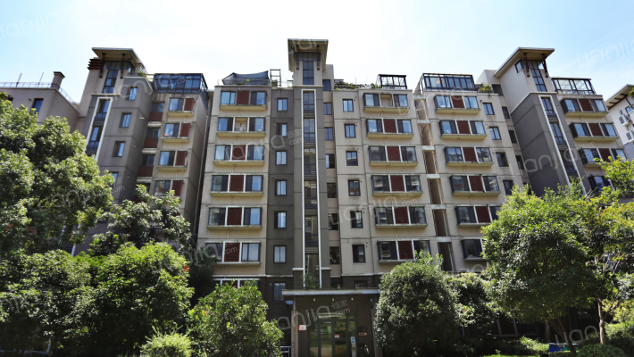 山语银城东区外景图