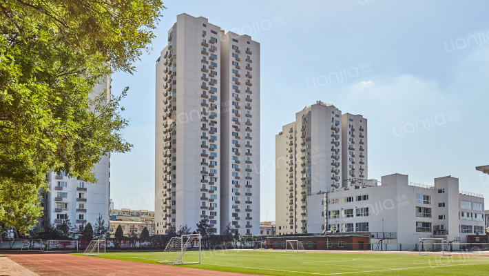 卧龙小区外景图