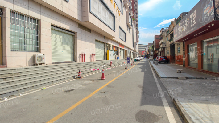 华龙中心城外景图