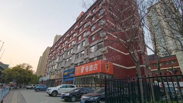 红旗大街98号外景图