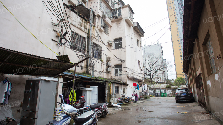 摩托厂宿舍外景图