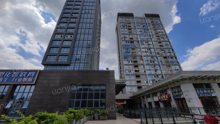 万汇中心外景图