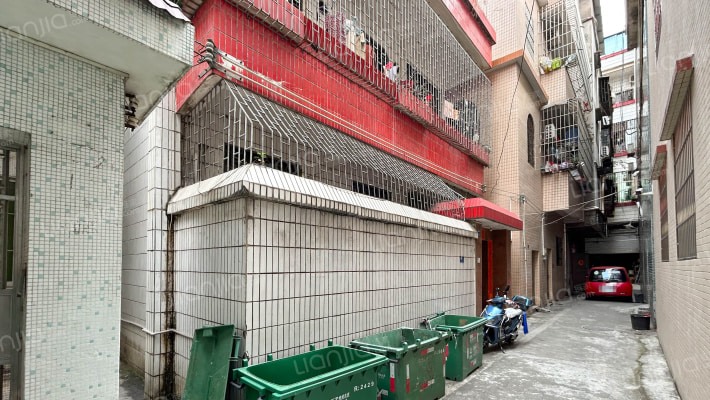 江右横街外景图