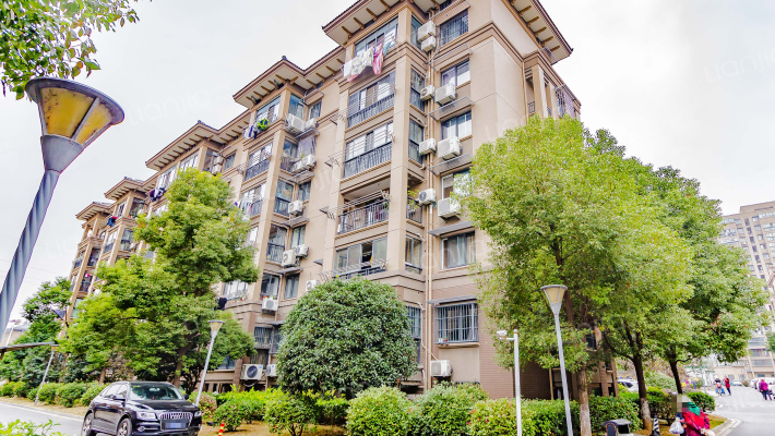 龙山庄园外景图