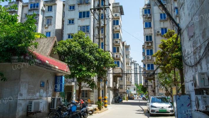 西苑新村外景图