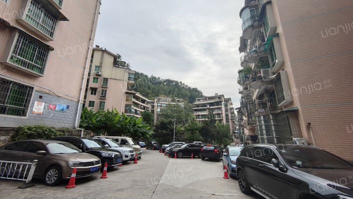 清华山庄外景图