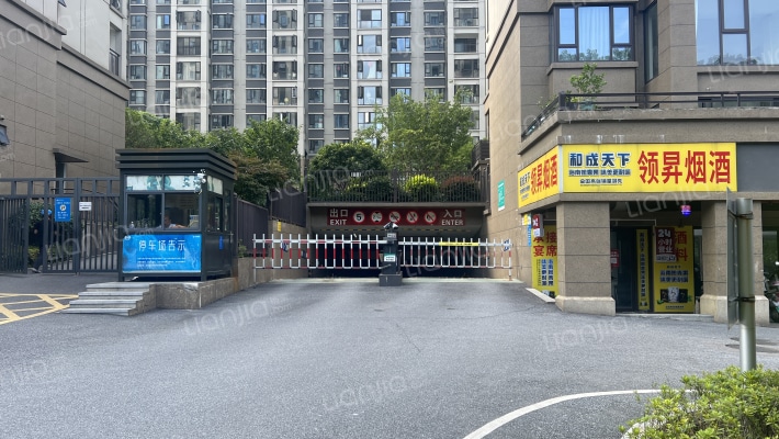 金基芳华外景图