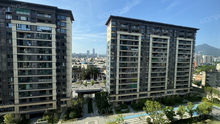 建总领筑外景图