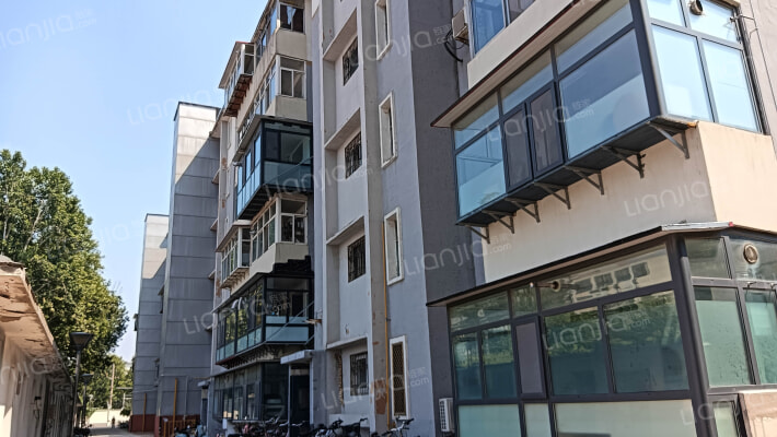 红旗大街64号院外景图