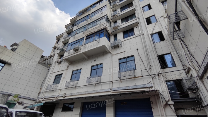 邱山大街32号外景图