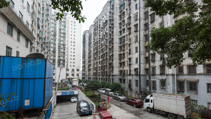 石长华天宿舍外景图