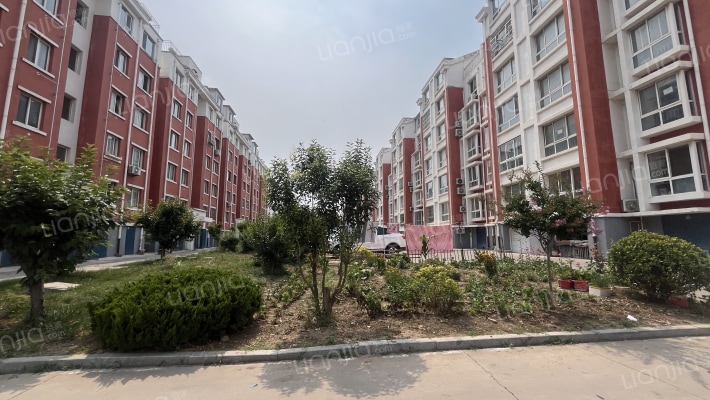 新景苑小区外景图