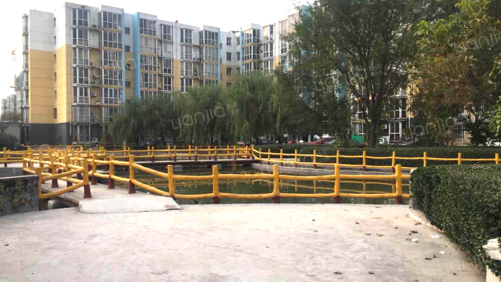 水木青城外景图