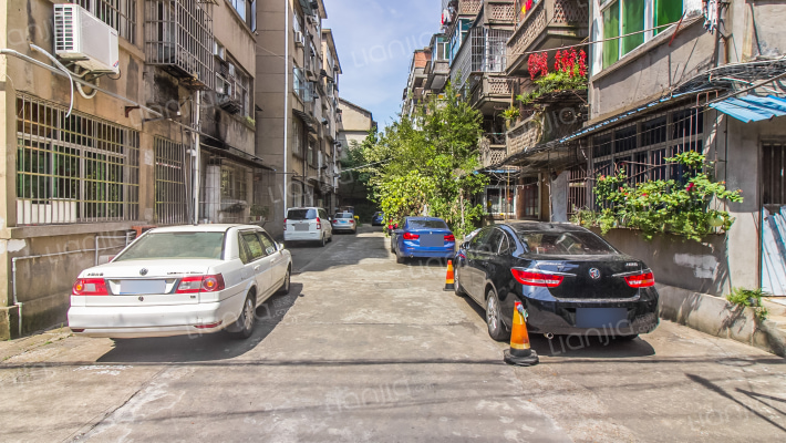 半边街社区外景图