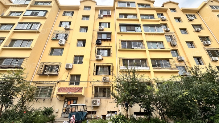 武警医院宿舍外景图