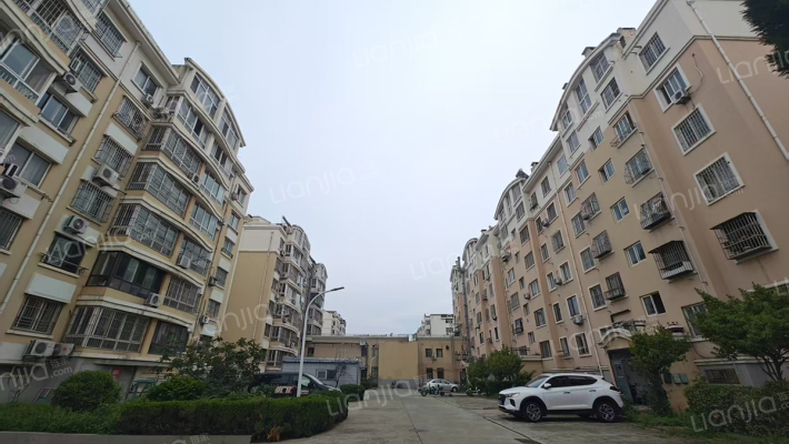 启城物业B小区外景图