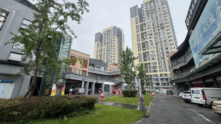 中房芳华美地外景图