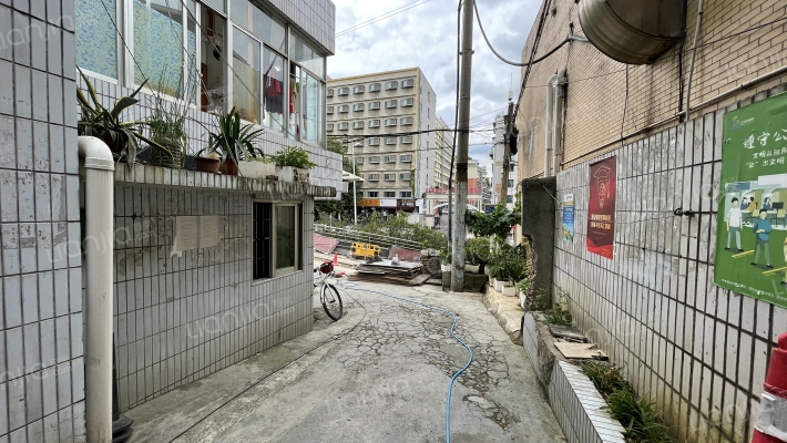 解放路152号外景图