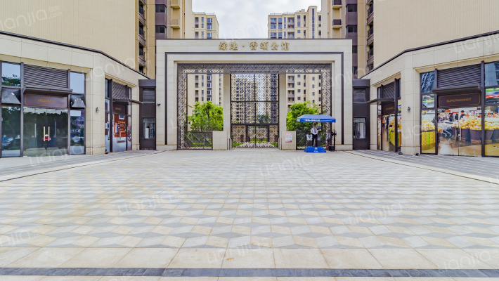 绿地香颂公馆外景图