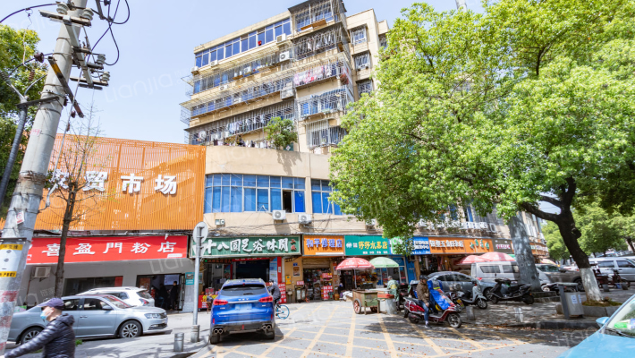 旺强宿舍外景图