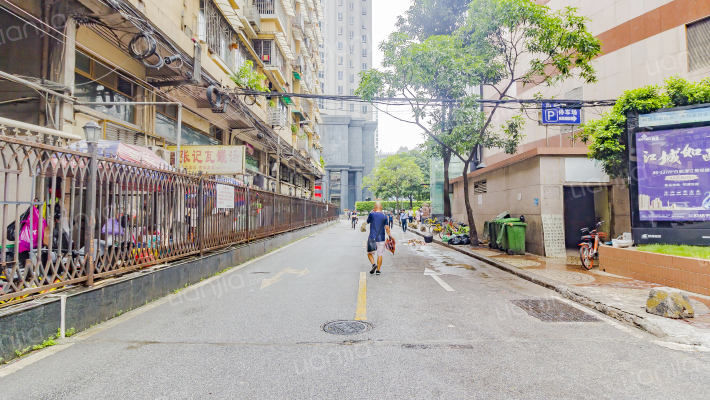 东峻广场外景图