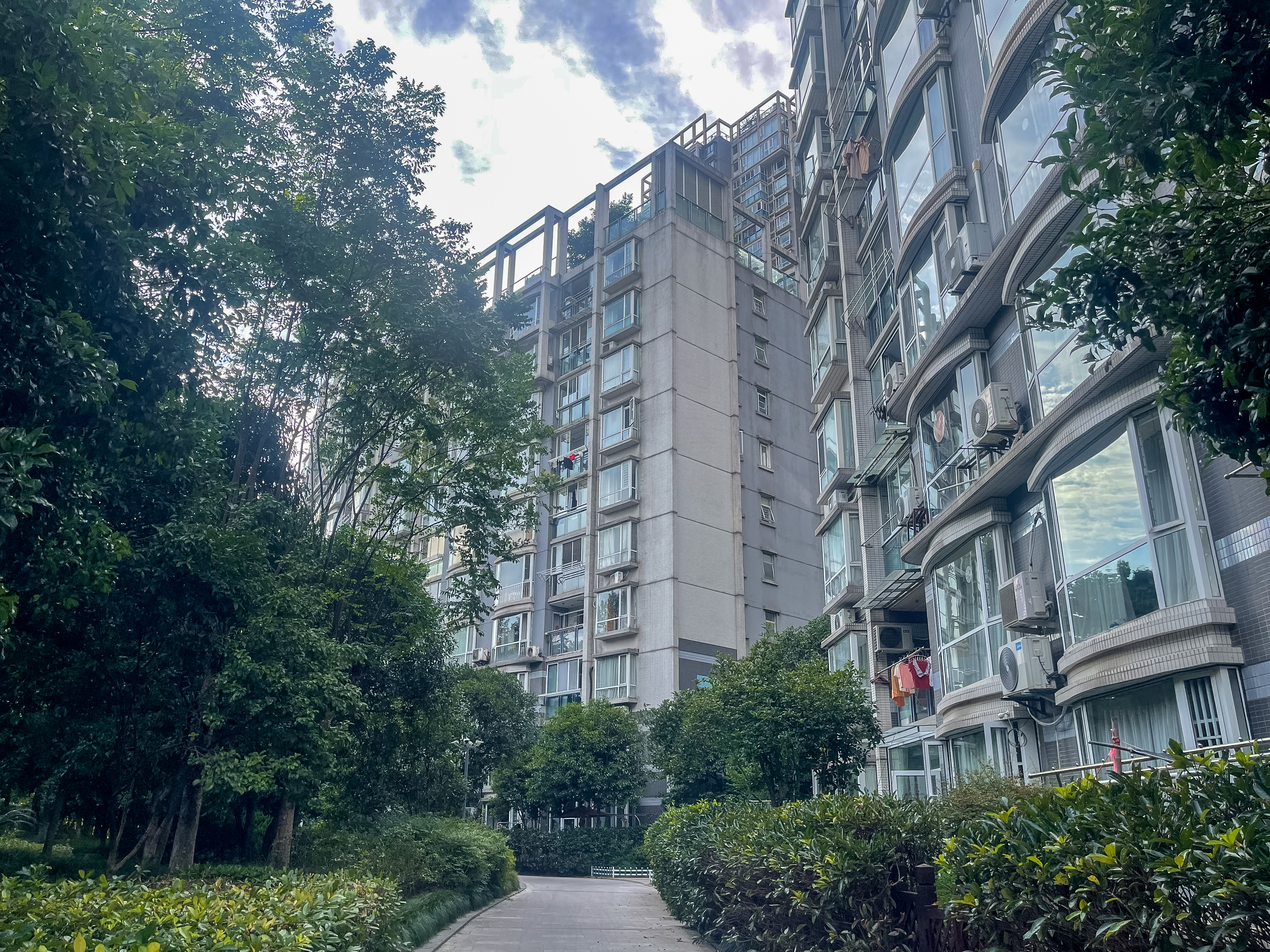 现代名苑小区实景 6