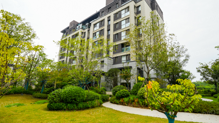 中原华侨城1号院外景图