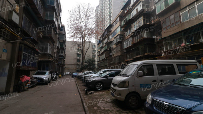 西安市卫生局/中心医院家属院外景图