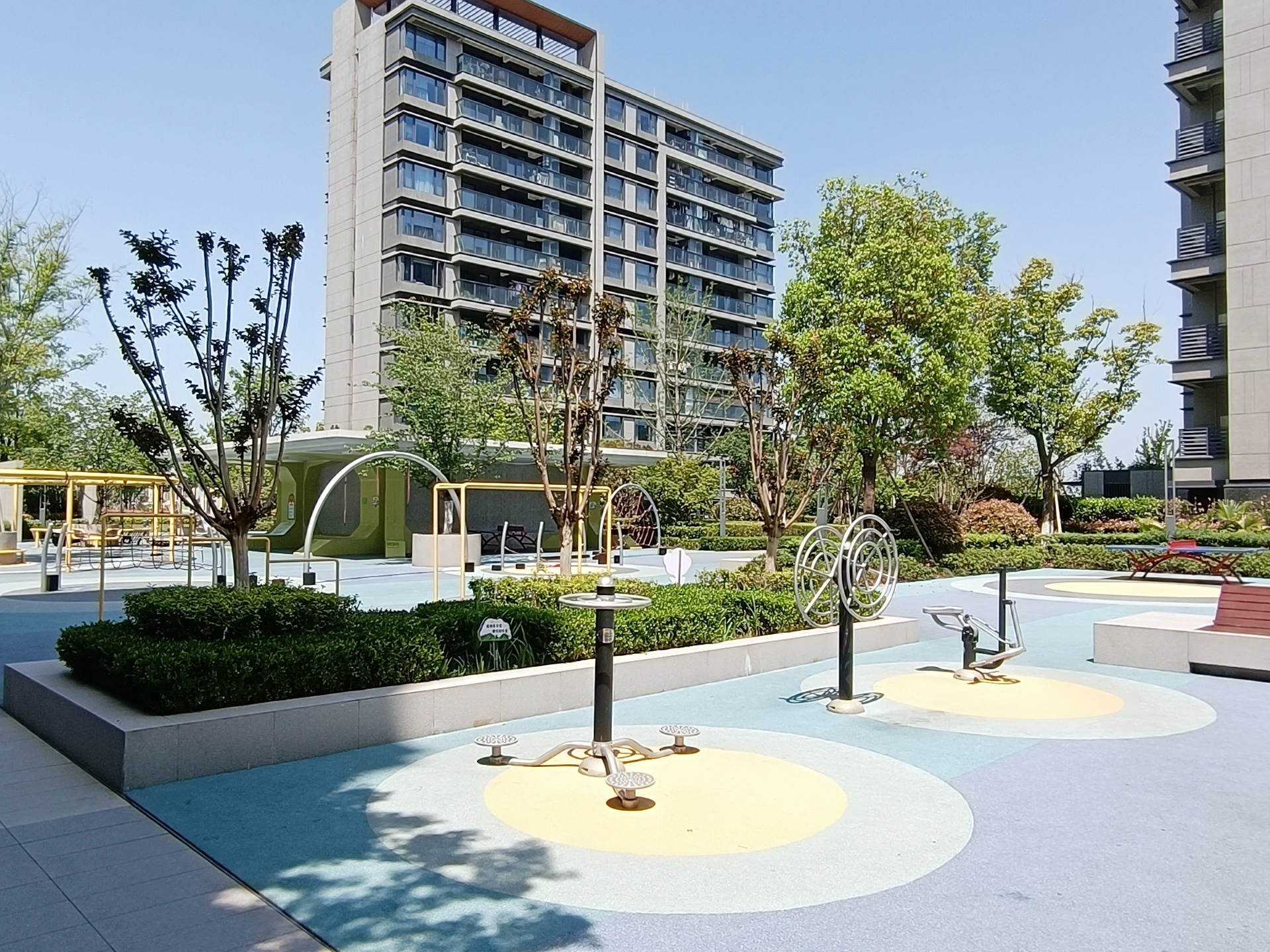 Vanke City of Sky compound photo 5