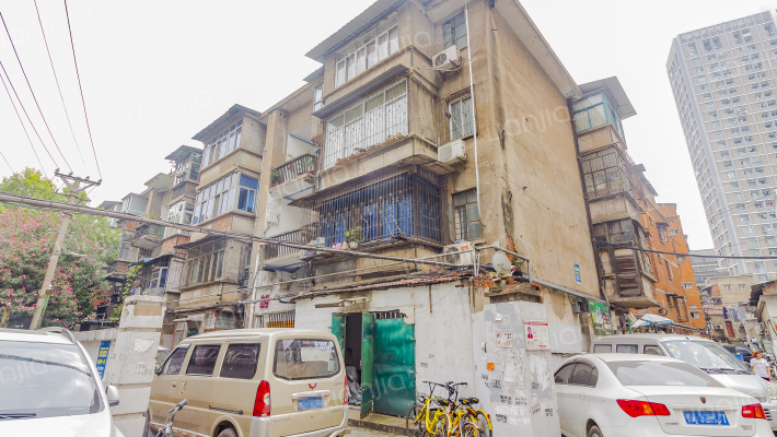 老车站路155到159号外景图