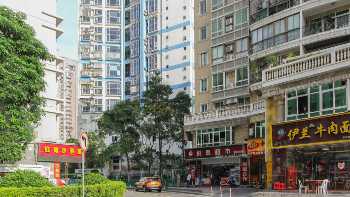 东方明珠广场外景图