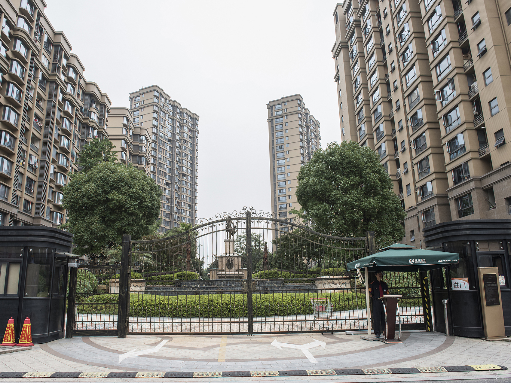 Dong Run Feng Hua compound photo 21