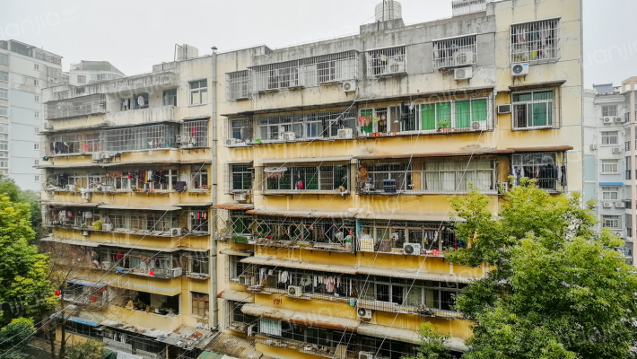 天顺南社区园中园还建楼外景图