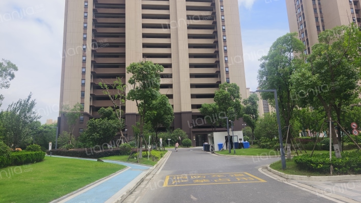 锦翠南园外景图