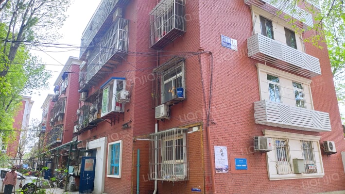 红旗楼二条外景图