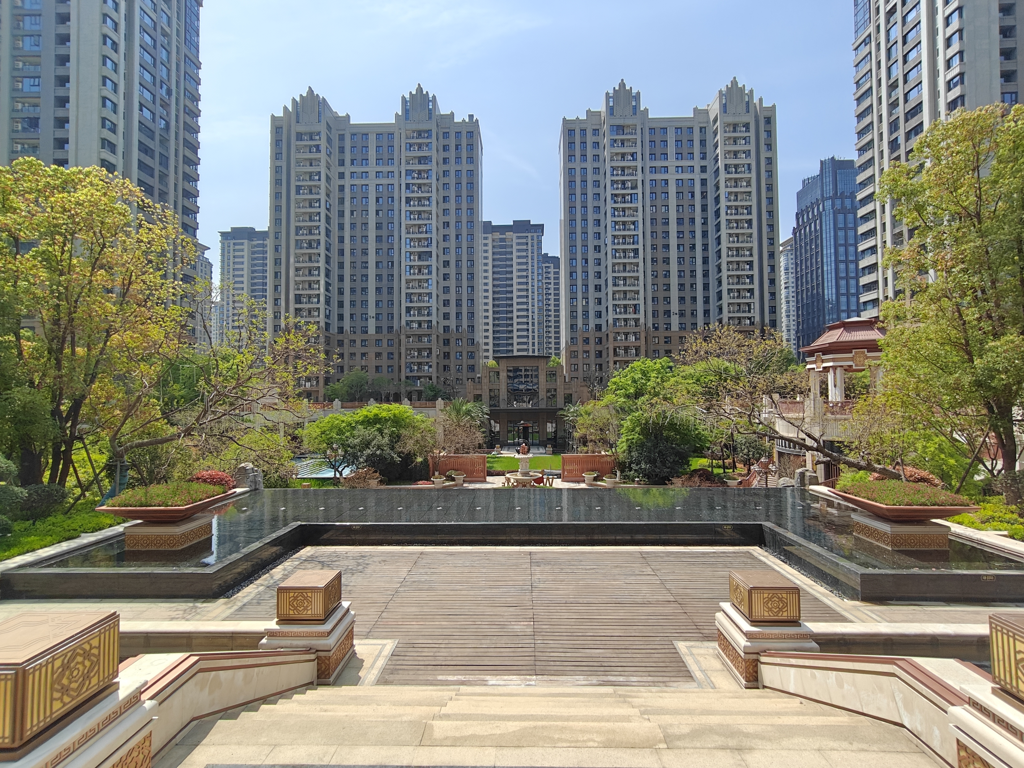 国玺悦龙府小区实景 3
