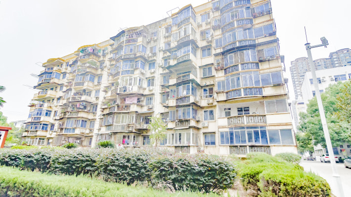 湖北省旅游学校教工宿舍外景图