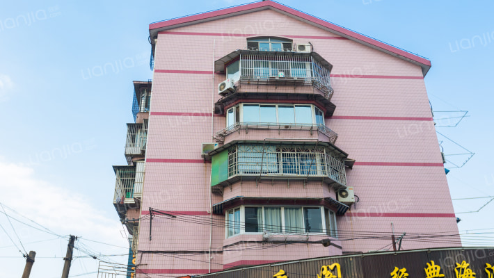 群益公寓外景图