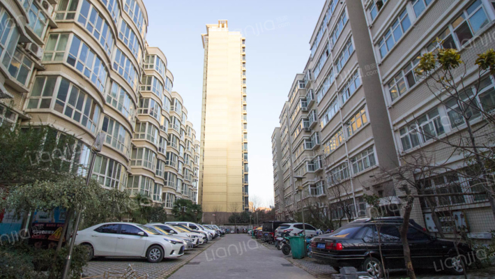 郑州七十四中家属院外景图