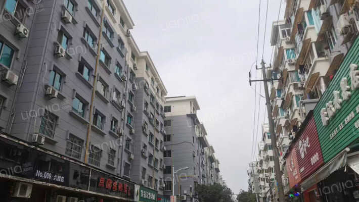 金盾花园外景图