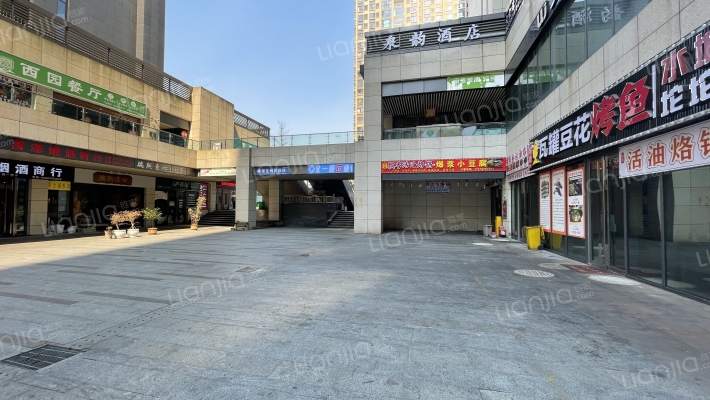 金融公寓C座外景图