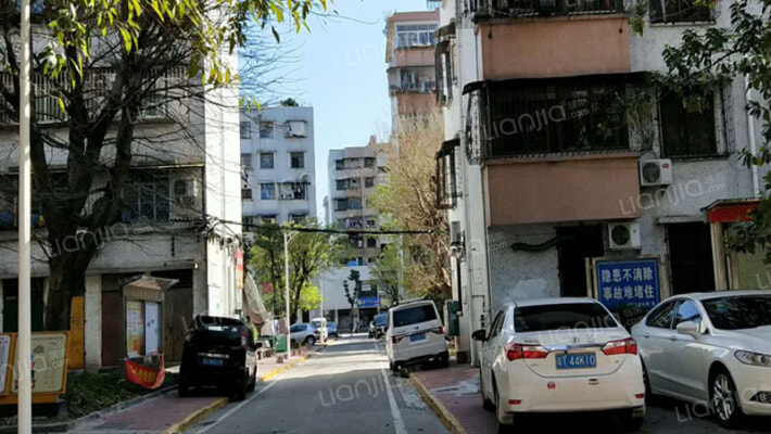 江畔新村外景图