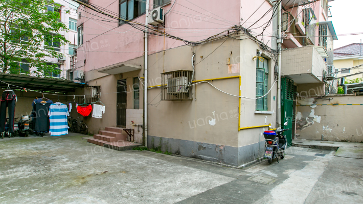 东体育会路408弄外景图