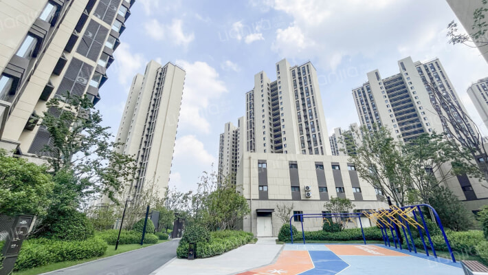 中建蔚蓝之城樱花里外景图