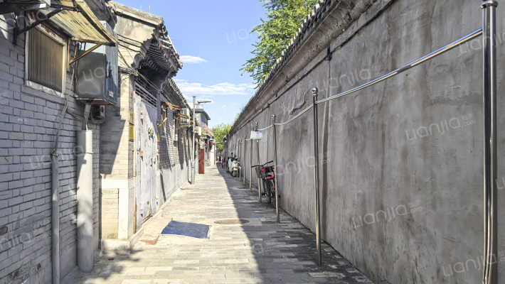 颁赏胡同外景图