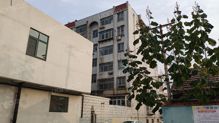 林工商家属楼外景图