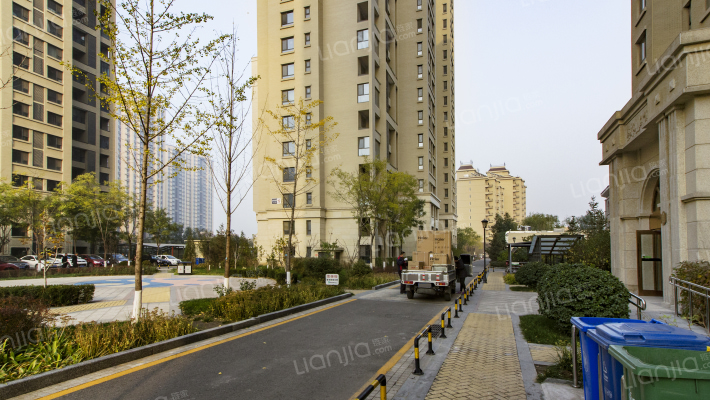 东亚逸品阁外景图