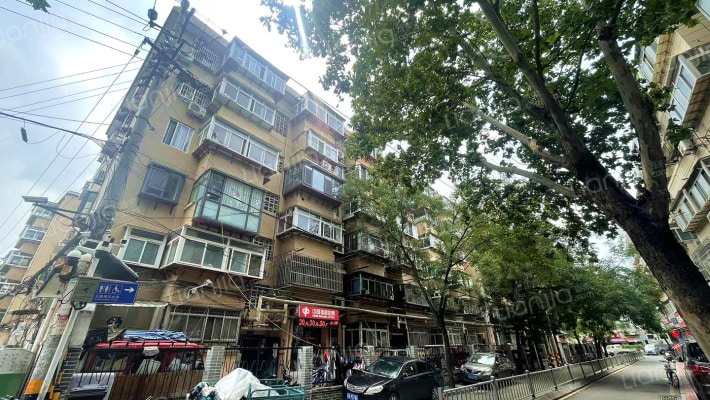 制锦市镇武街外景图